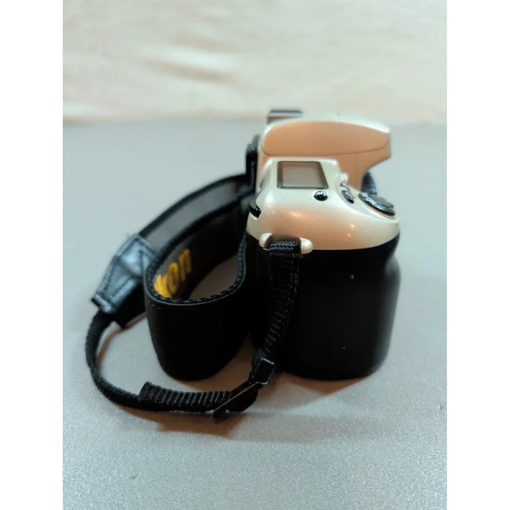 Nikon N60‎ 35mm SLR Film Camera Body Champagne Silver Made in Japan with Strap
